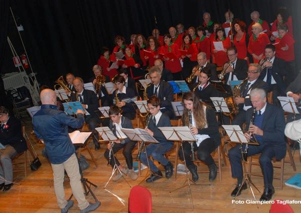 9-01-16 Omaggio a Pietro Gori. Filarmonica Comunale e coro ANPI.Direttore M. Gianluca Tagliaferri